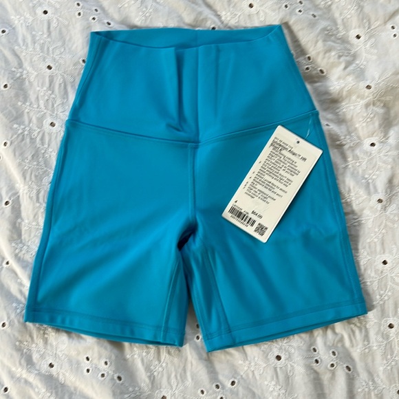 Lululemon shorts - Picture 5 of 8